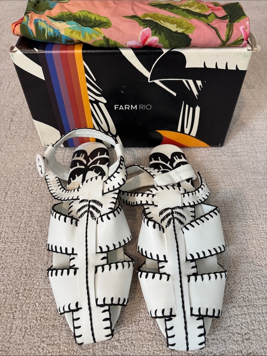 FARM Rio Shoes - FARM Rio White Leather Palm-Stitch Fisherman Sandals with Black Embroidery